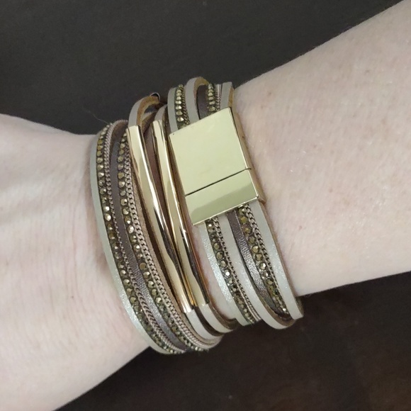 Women's Gold and Cream Colors, Leather Wrap Cuff Bracelet - Picture 3 of 5